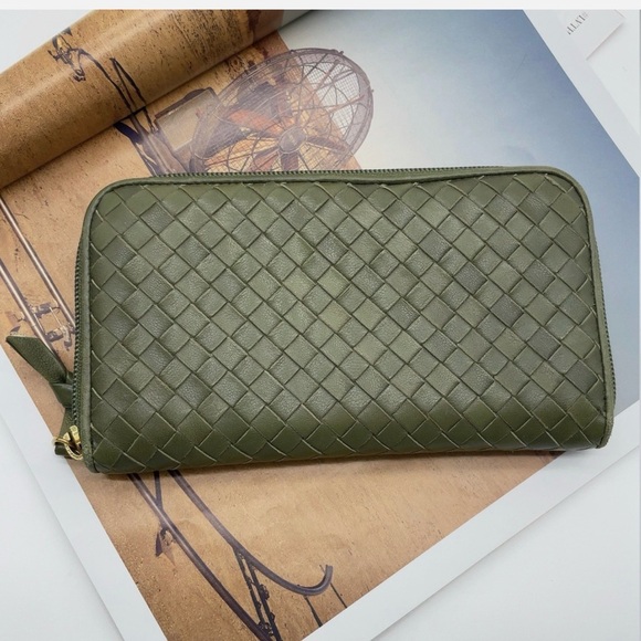 Bottega Veneta Intrecciato Leather Olive Green Zip Round Long Wallet W/Box - Picture 10 of 14